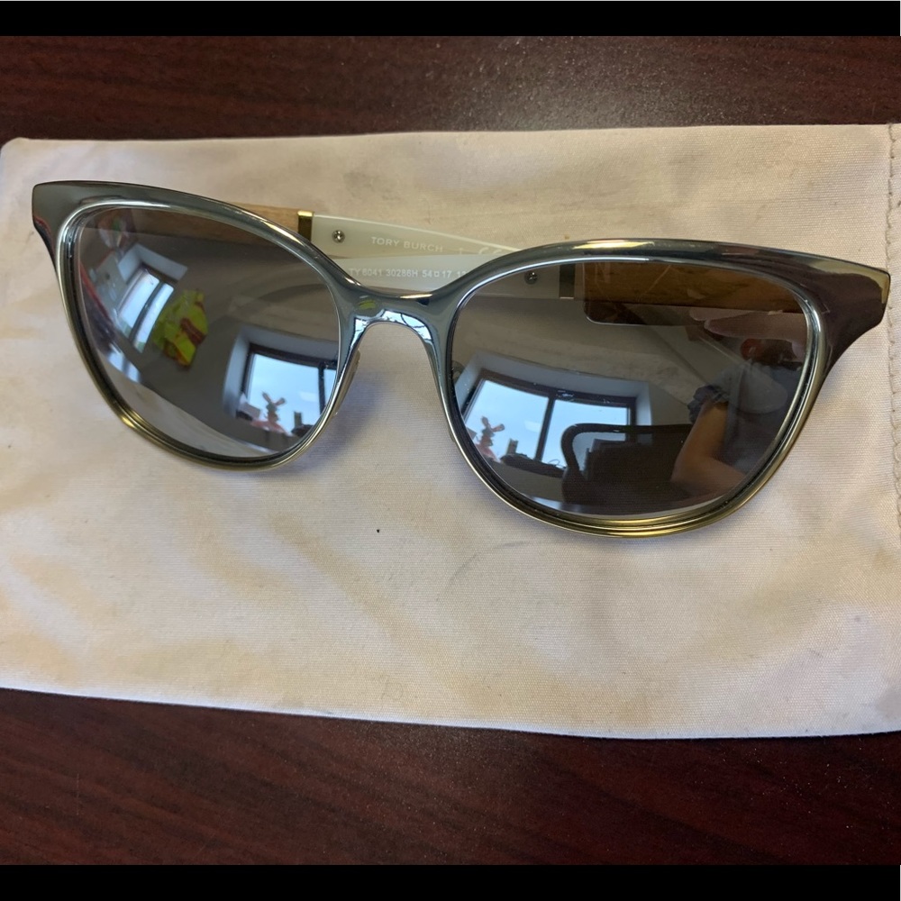 Tory Burch Sunnies